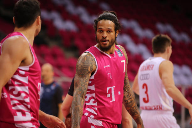 域的新生代 域的新生代